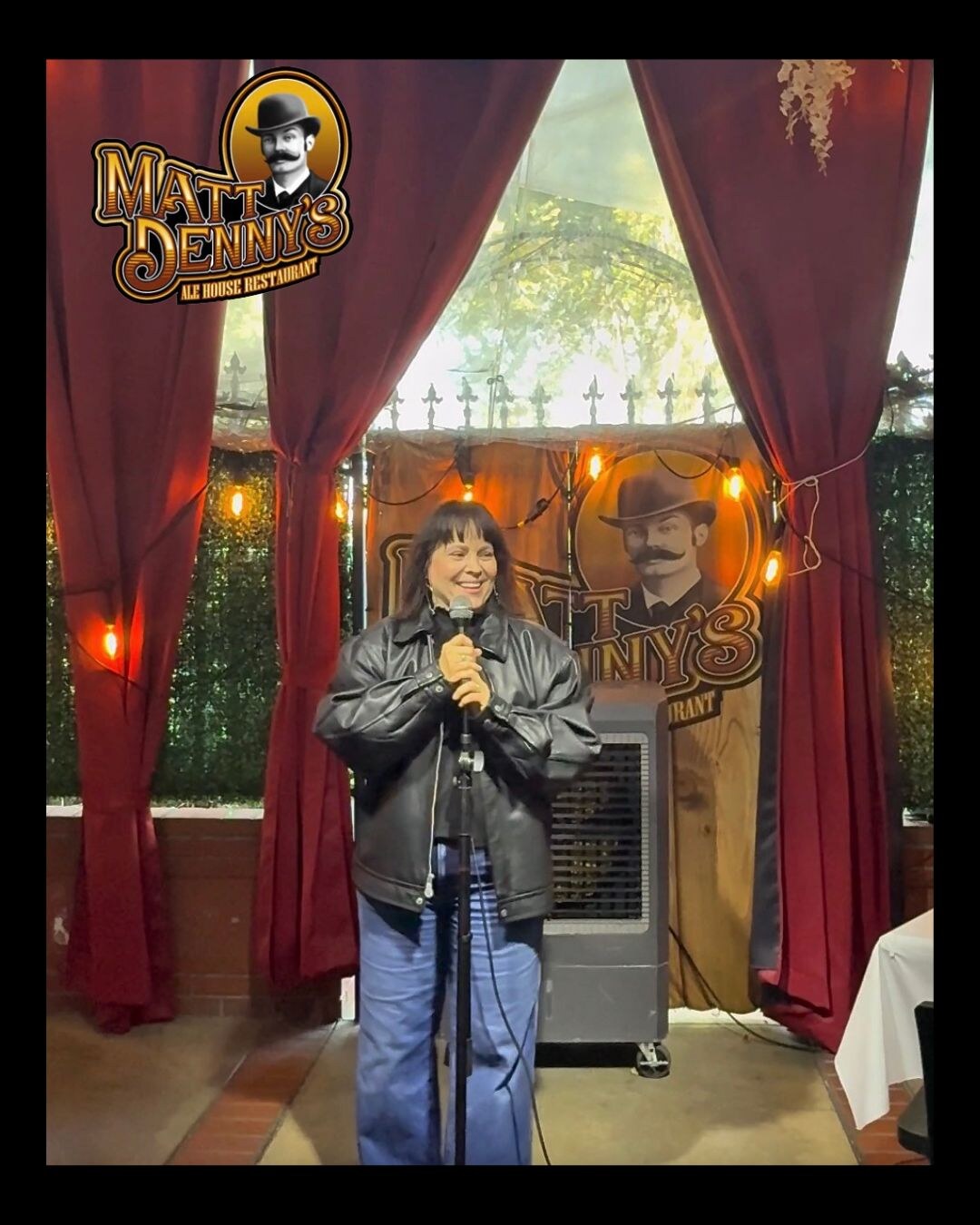 Suzanna Brown performing her Clean Comedy Hour on stage at Matt Denny's Ale House in Arcadia